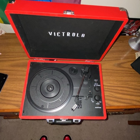 Record player - Picture 2 of 4